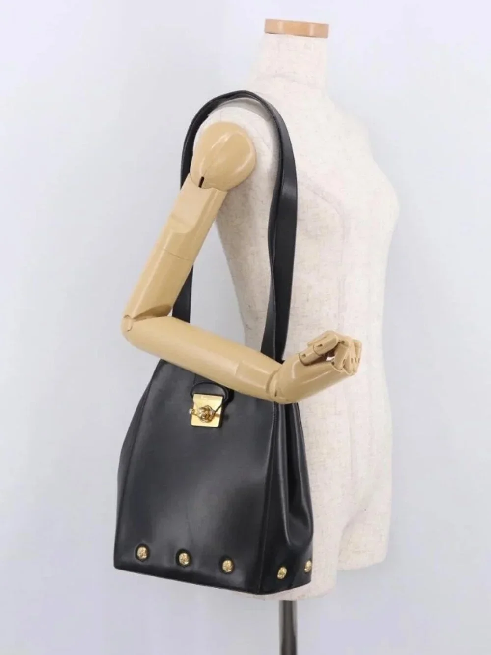 Salvatore Ferragamo Shoulder Bag Leather Black Gold Auth ka4956